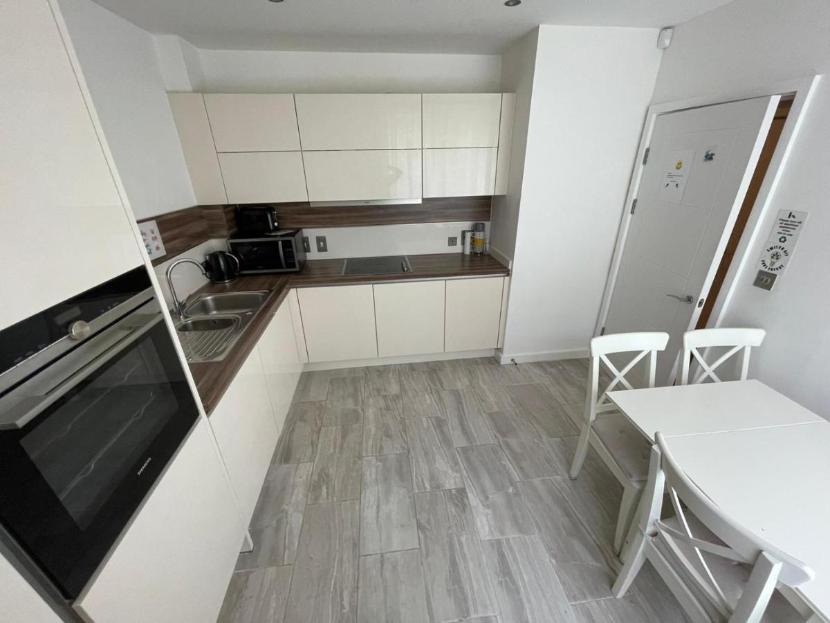London Stratford Luxury House, 5 Minutes Walk Station, Westfield, 3 Bedrooms 3 Bathrooms, Reception, Garden, Parking Eksteriør bilde