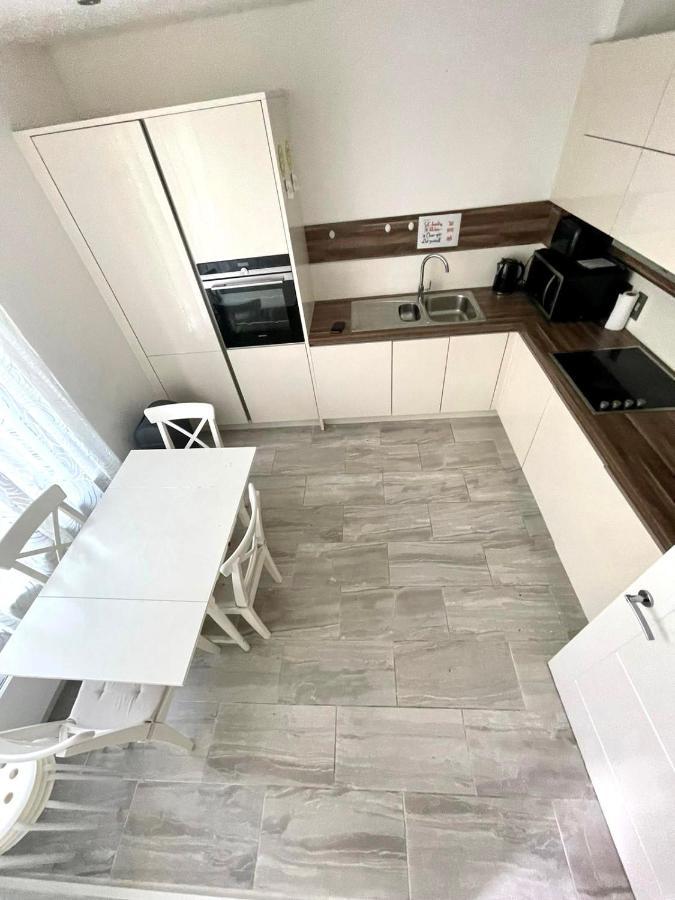 London Stratford Luxury House, 5 Minutes Walk Station, Westfield, 3 Bedrooms 3 Bathrooms, Reception, Garden, Parking Eksteriør bilde