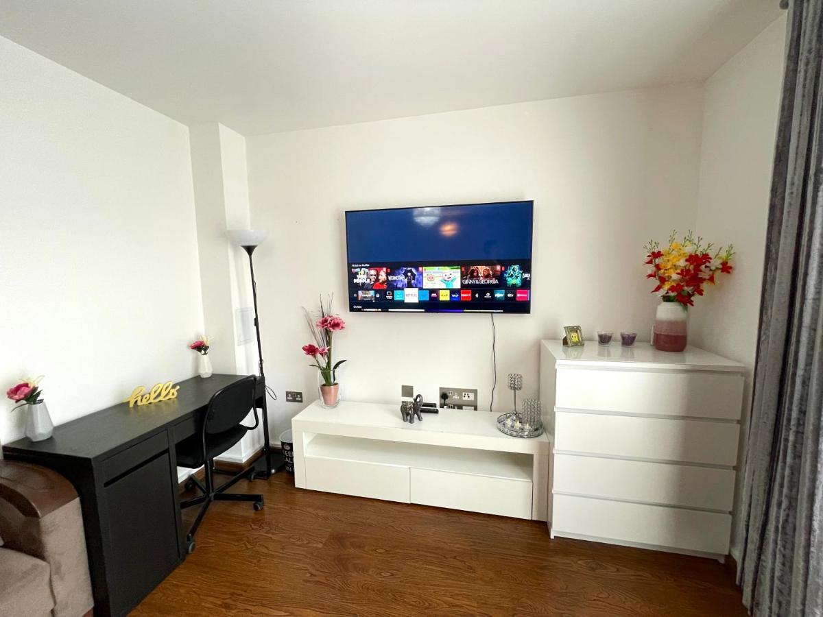 London Stratford Luxury House, 5 Minutes Walk Station, Westfield, 3 Bedrooms 3 Bathrooms, Reception, Garden, Parking Eksteriør bilde