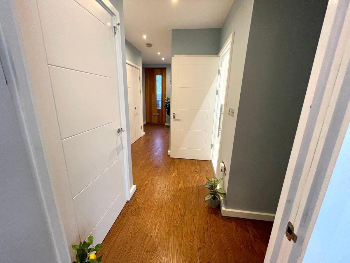 London Stratford Luxury House, 5 Minutes Walk Station, Westfield, 3 Bedrooms 3 Bathrooms, Reception, Garden, Parking Eksteriør bilde