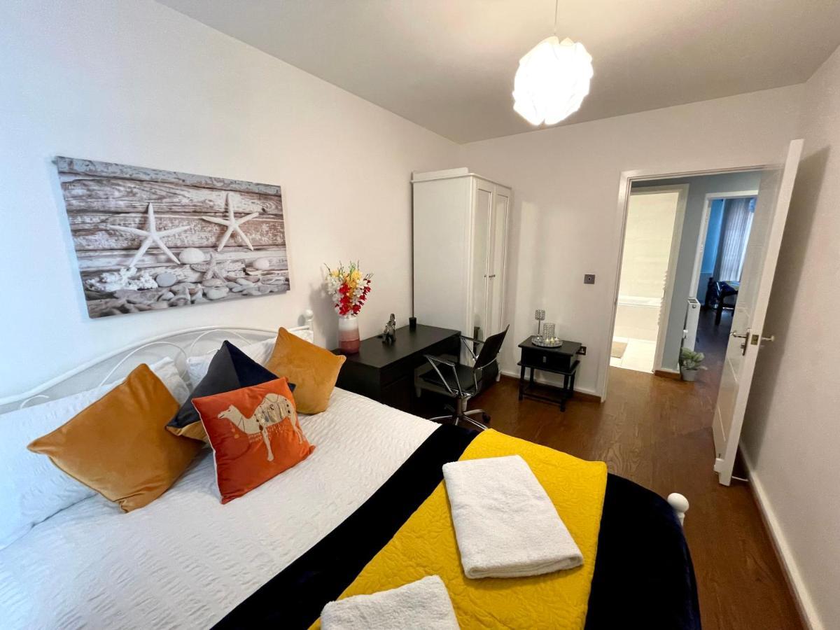London Stratford Luxury House, 5 Minutes Walk Station, Westfield, 3 Bedrooms 3 Bathrooms, Reception, Garden, Parking Eksteriør bilde