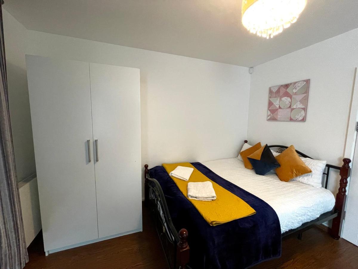 London Stratford Luxury House, 5 Minutes Walk Station, Westfield, 3 Bedrooms 3 Bathrooms, Reception, Garden, Parking Eksteriør bilde