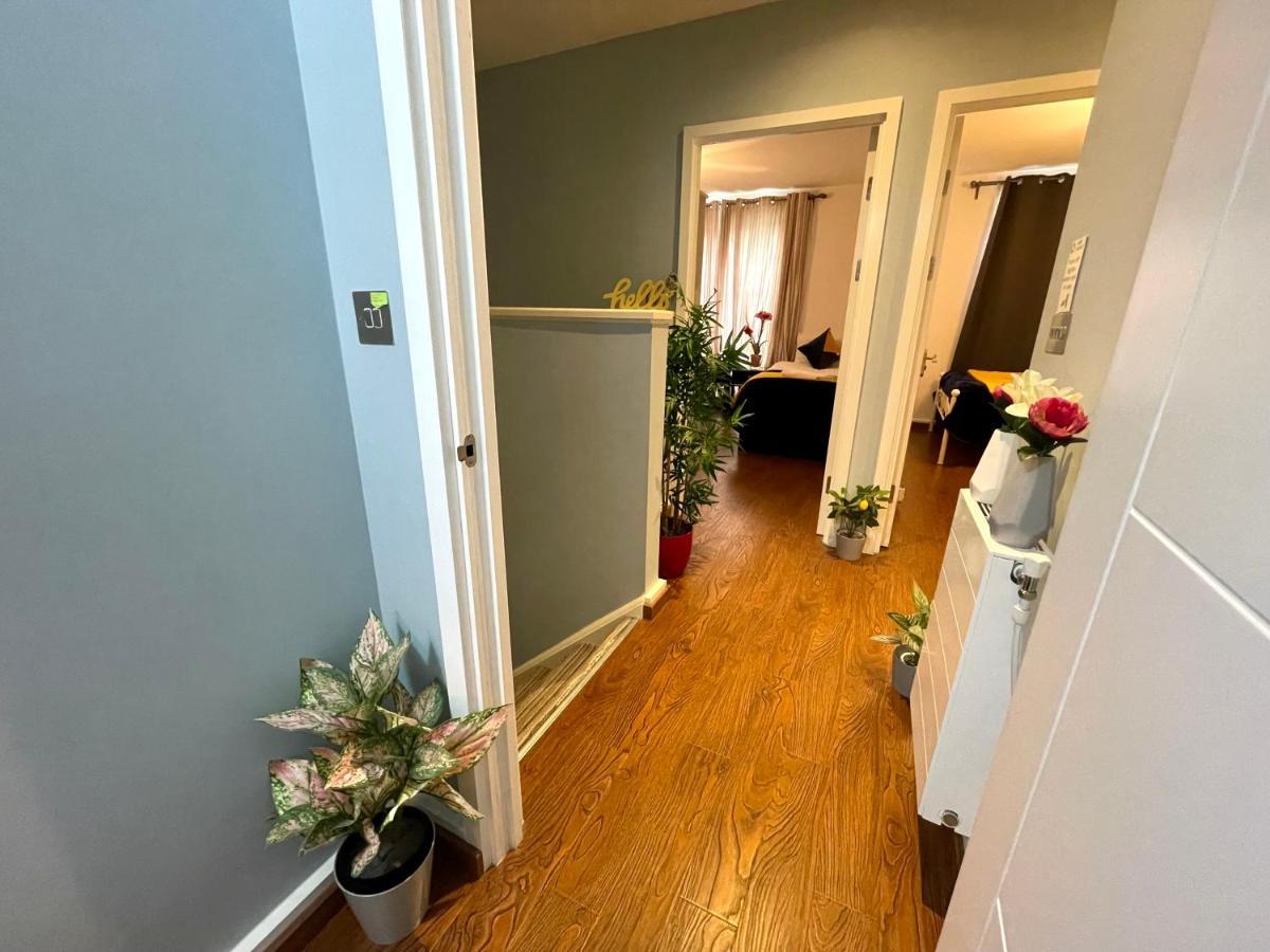 London Stratford Luxury House, 5 Minutes Walk Station, Westfield, 3 Bedrooms 3 Bathrooms, Reception, Garden, Parking Eksteriør bilde