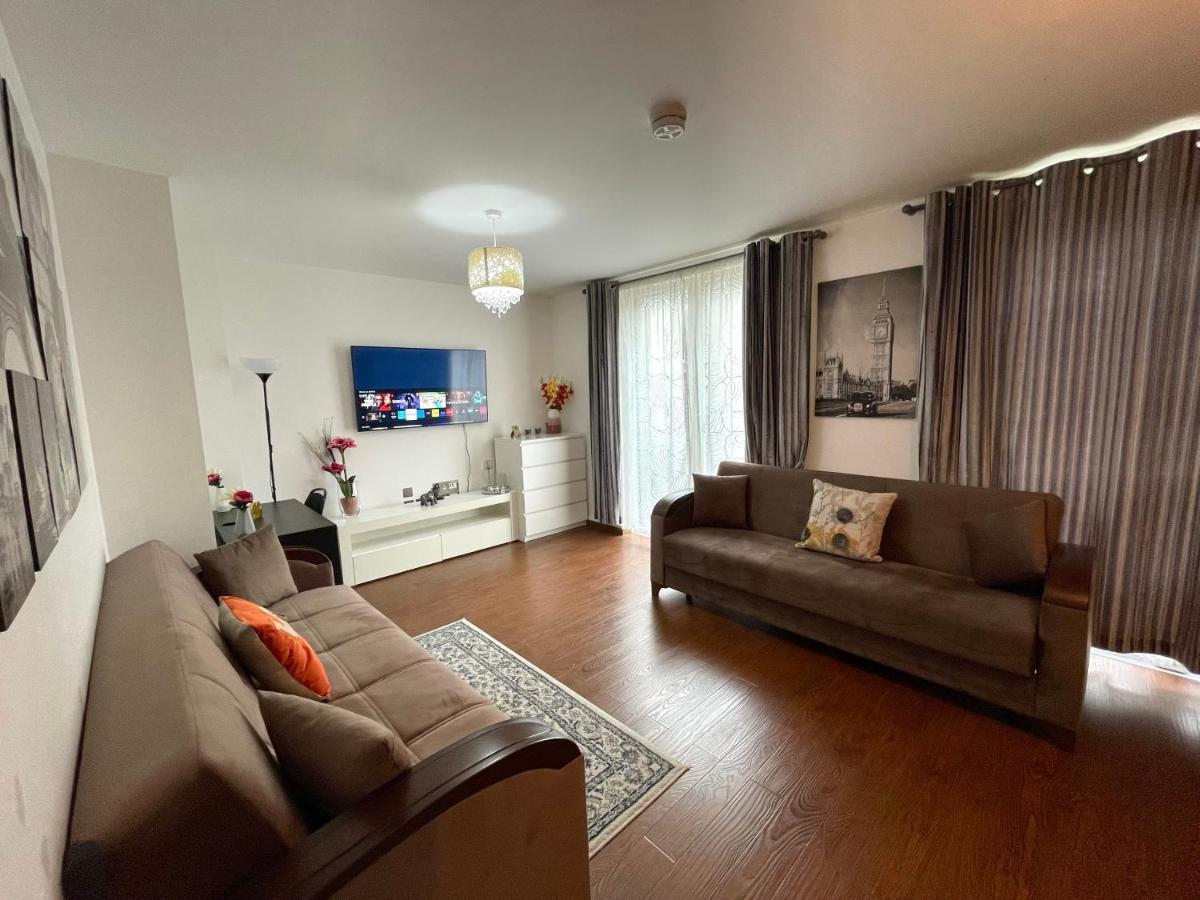 London Stratford Luxury House, 5 Minutes Walk Station, Westfield, 3 Bedrooms 3 Bathrooms, Reception, Garden, Parking Eksteriør bilde