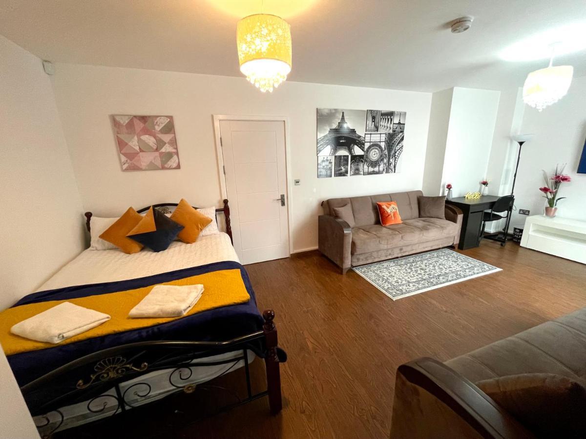 London Stratford Luxury House, 5 Minutes Walk Station, Westfield, 3 Bedrooms 3 Bathrooms, Reception, Garden, Parking Eksteriør bilde