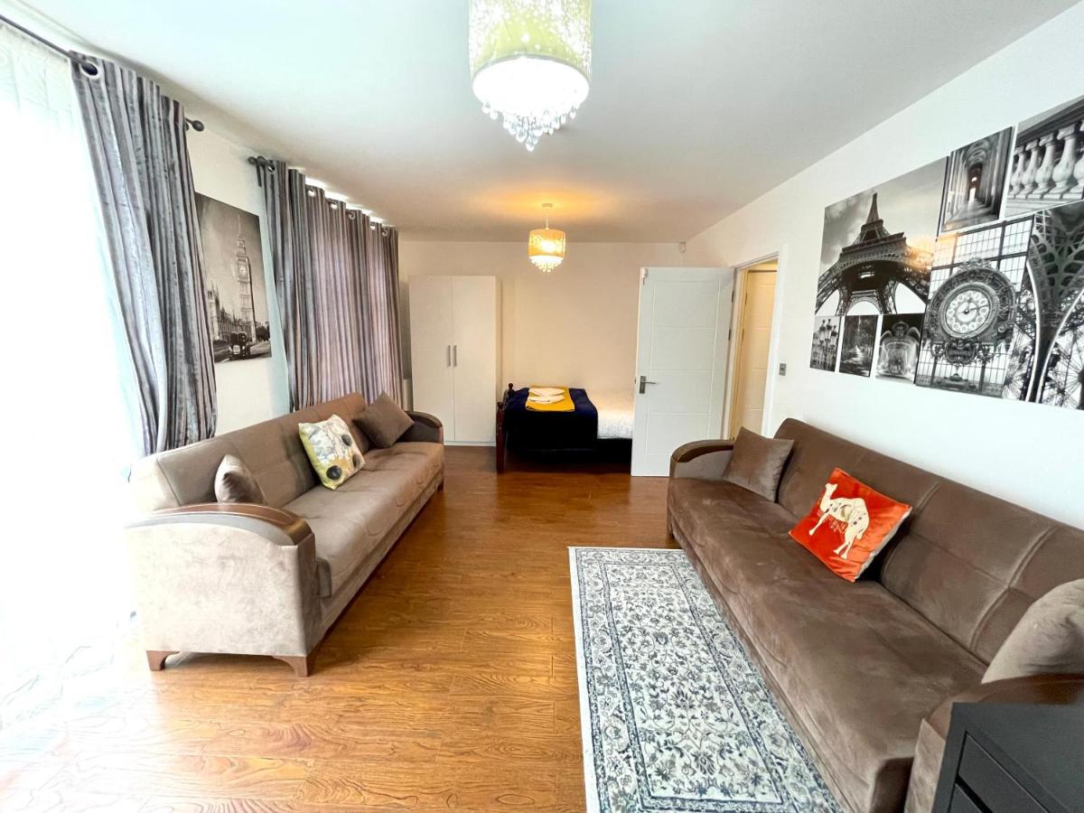 London Stratford Luxury House, 5 Minutes Walk Station, Westfield, 3 Bedrooms 3 Bathrooms, Reception, Garden, Parking Eksteriør bilde
