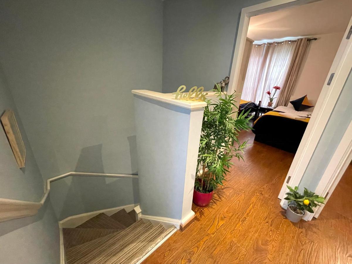 London Stratford Luxury House, 5 Minutes Walk Station, Westfield, 3 Bedrooms 3 Bathrooms, Reception, Garden, Parking Eksteriør bilde