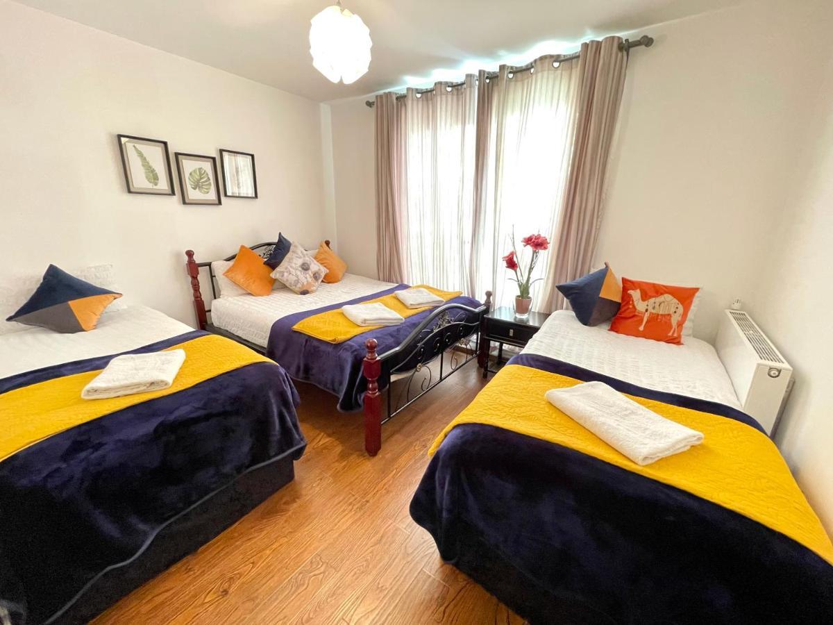 London Stratford Luxury House, 5 Minutes Walk Station, Westfield, 3 Bedrooms 3 Bathrooms, Reception, Garden, Parking Eksteriør bilde