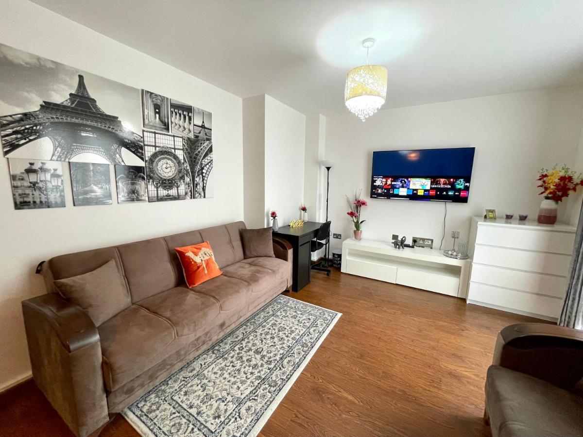 London Stratford Luxury House, 5 Minutes Walk Station, Westfield, 3 Bedrooms 3 Bathrooms, Reception, Garden, Parking Eksteriør bilde