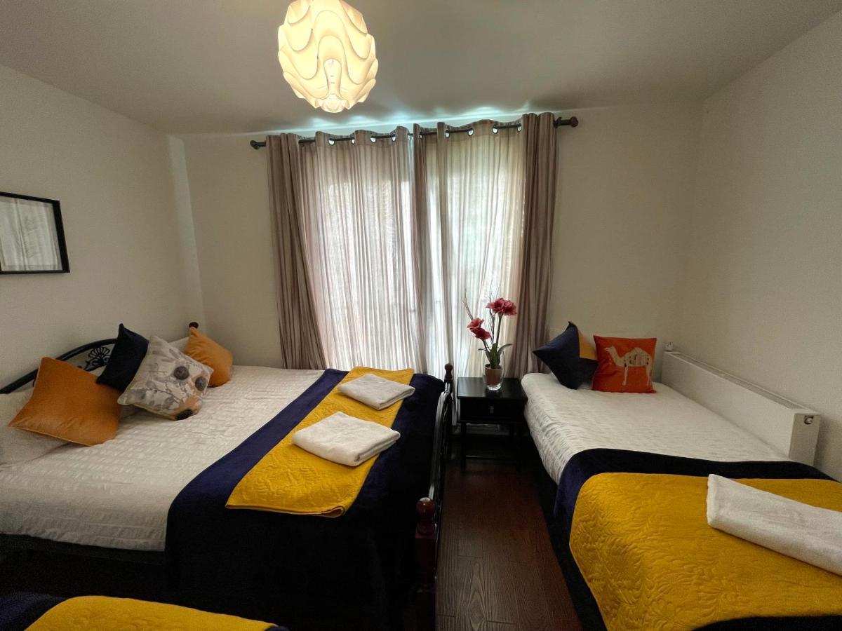 London Stratford Luxury House, 5 Minutes Walk Station, Westfield, 3 Bedrooms 3 Bathrooms, Reception, Garden, Parking Eksteriør bilde